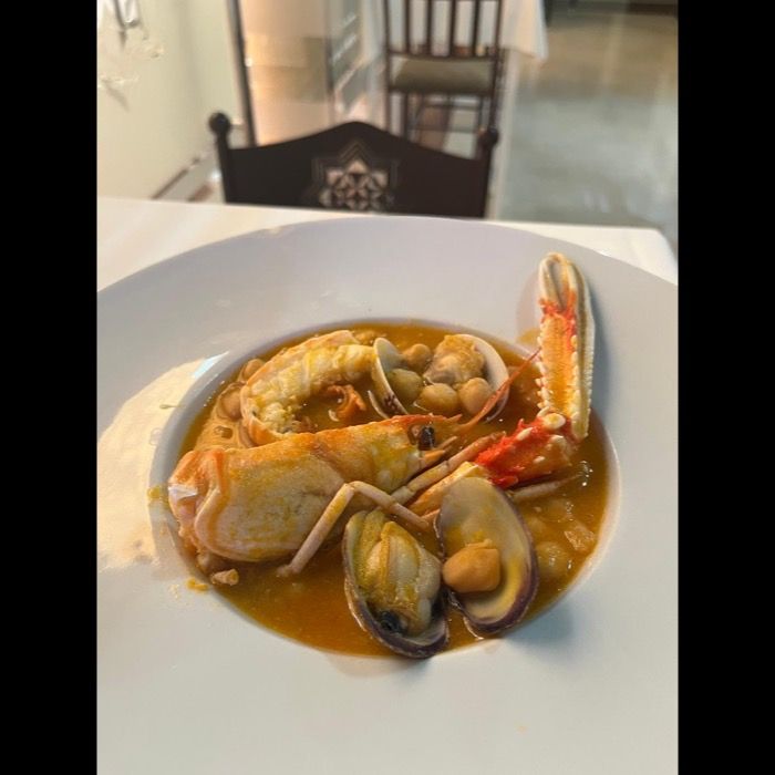 Bogavante con garbanzos en Casa Machín, Écija